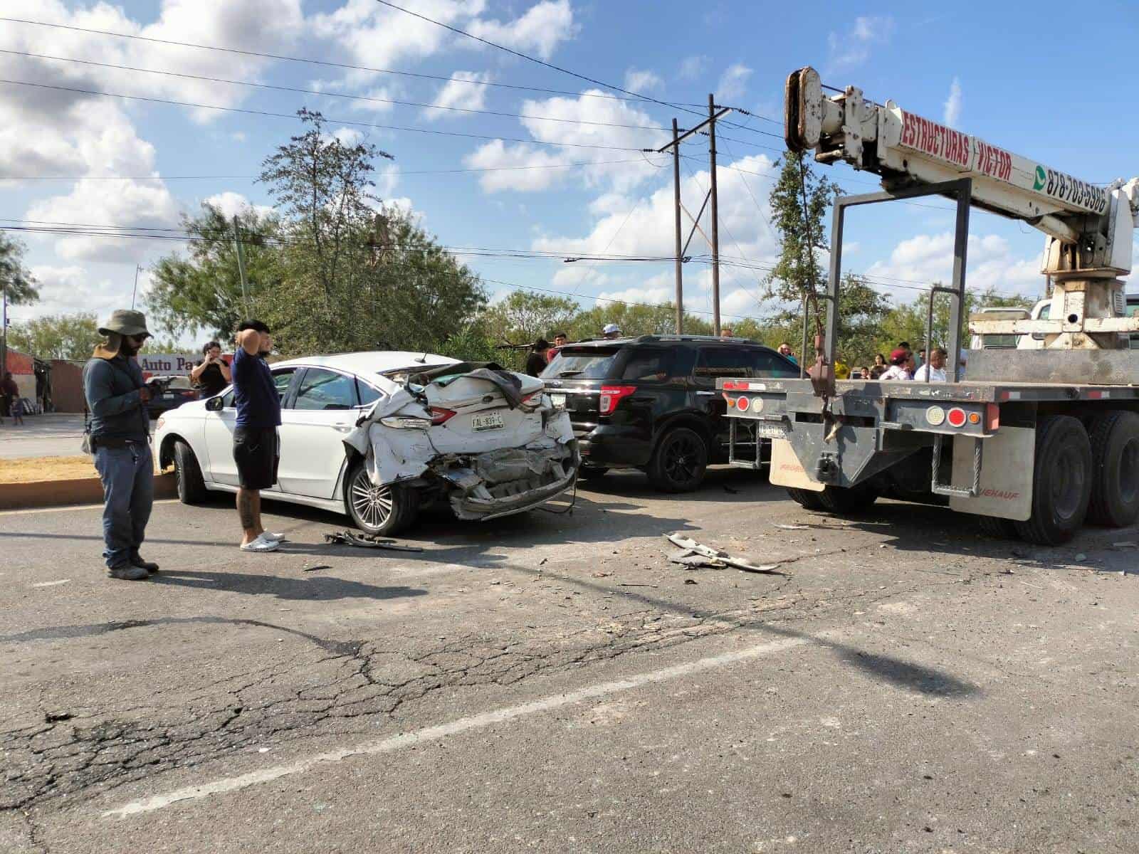 Se Queda Sin Frenos e Impacta a SEIS VEHÍCULOS Dejando a Un Lesionado