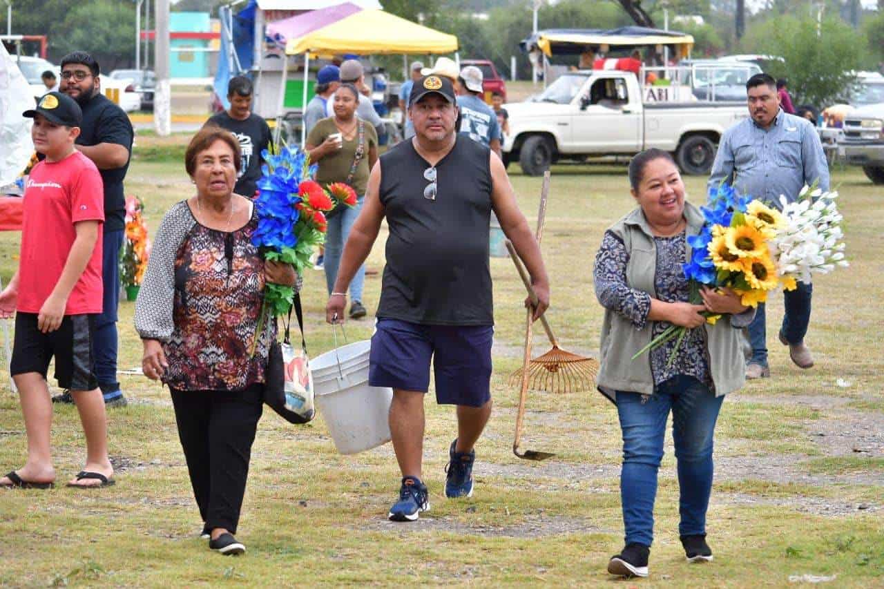 Celebran Día de Muertos en Nava con gran participación ciudadana