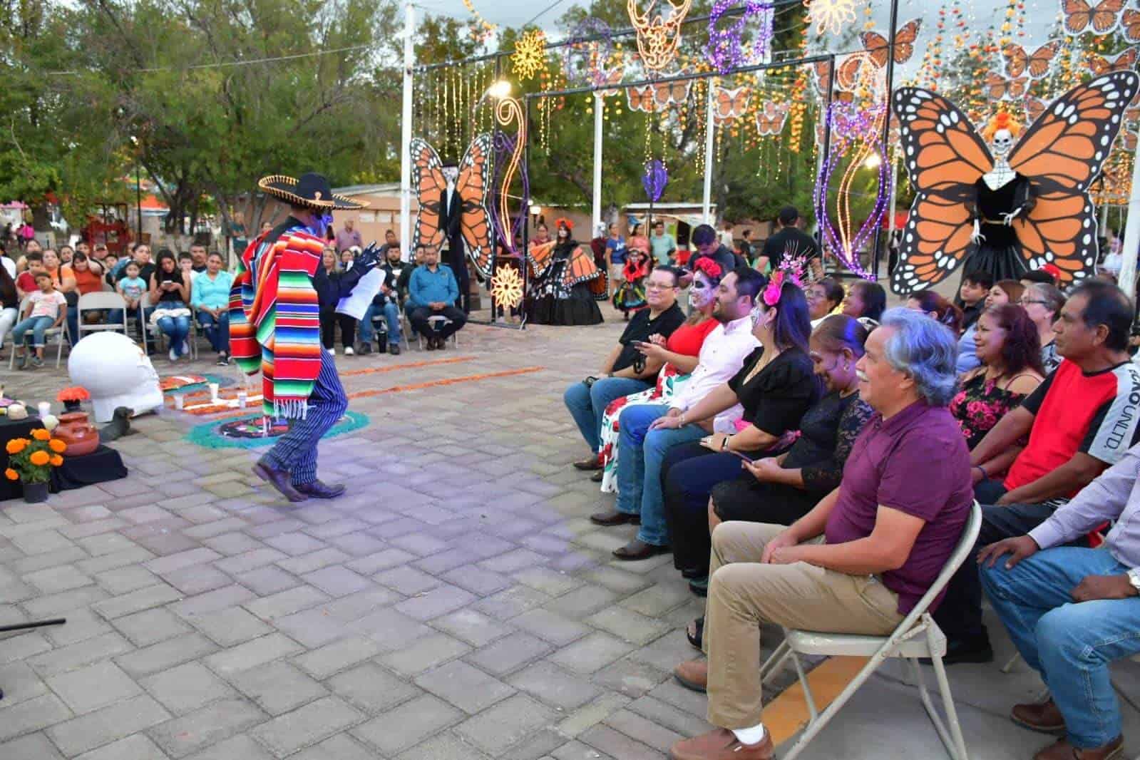 Celebran Día de Muertos y Concurso de Catrinas y Catrines en Nava