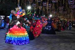 Celebran Día de Muertos y Concurso de Catrinas y Catrines en Nava