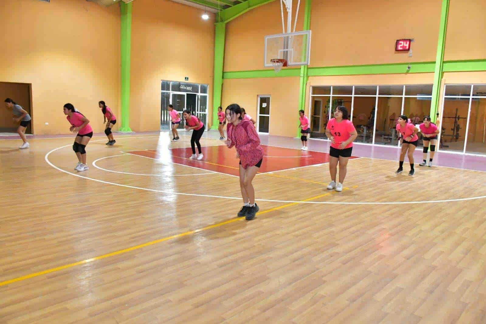 Clausura de la Escuelita de Voleibol Municipal en Nava