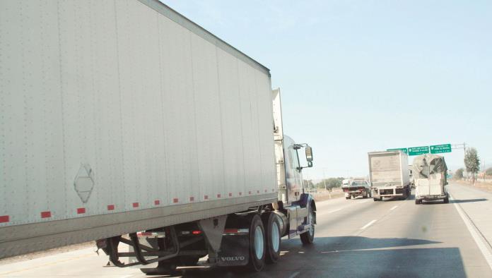 Cae 80% actividad de  transporte de carga