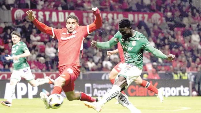 ¡Toluca regresa de un 0-2 y da zarpazo letal a León!