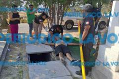 Hombre cae en tumba y sufre probable fractura de clavícula 