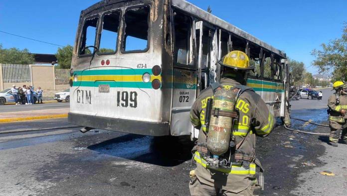 Se incendia ruta 13 B en Saltillo