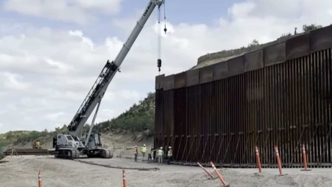 Avanza Construcción del Muro Fronterizo en Eagle Pass