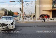 Casi se mete a iglesia con todo y camioneta