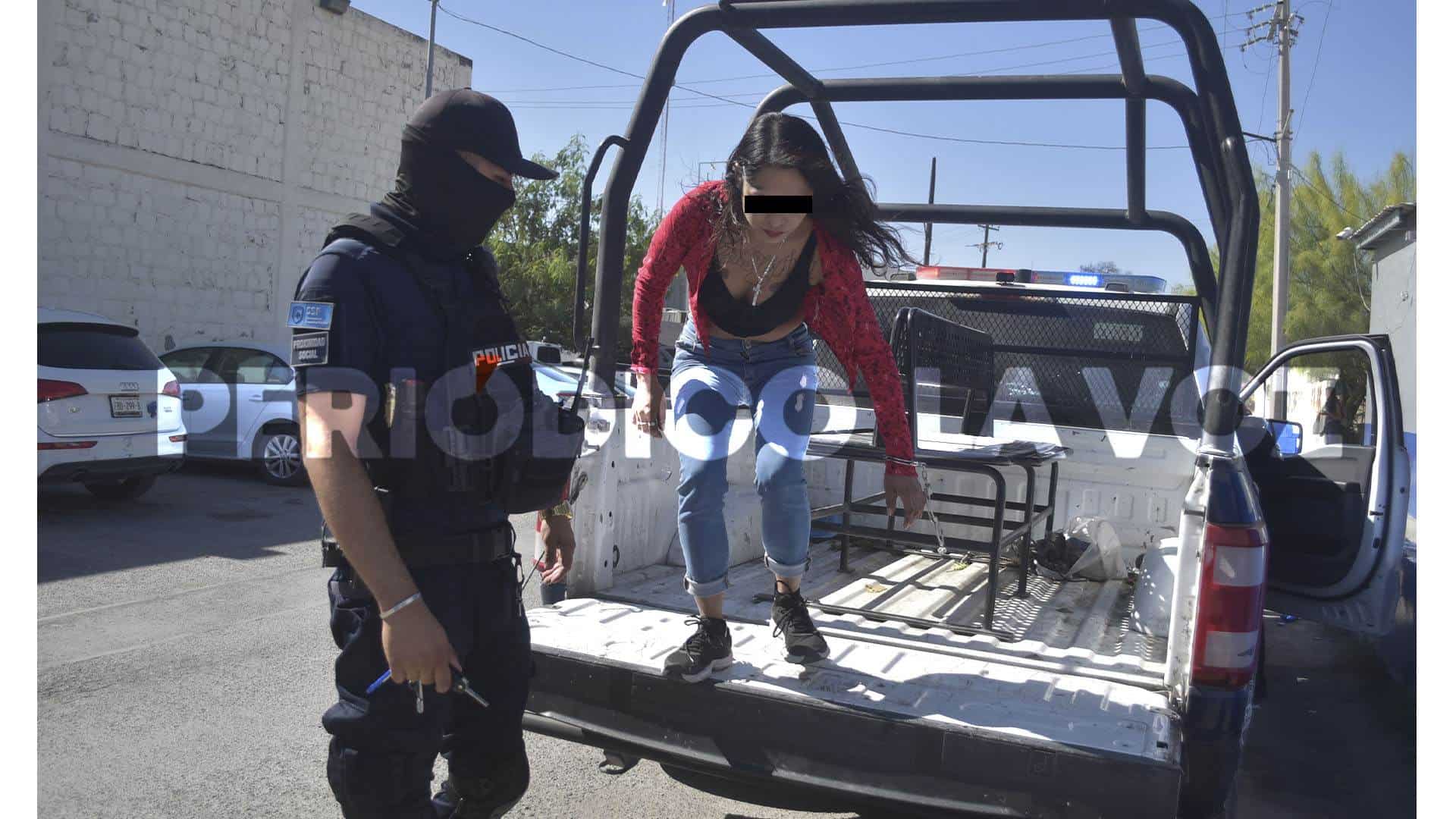 Detienen a mujer con droga en la ZC