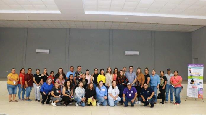 Capacitan a Docentes en Prevención del Dengue en Auditorio Municipal Capacitan a Docentes en Prevención del Dengue en Auditorio Municipal