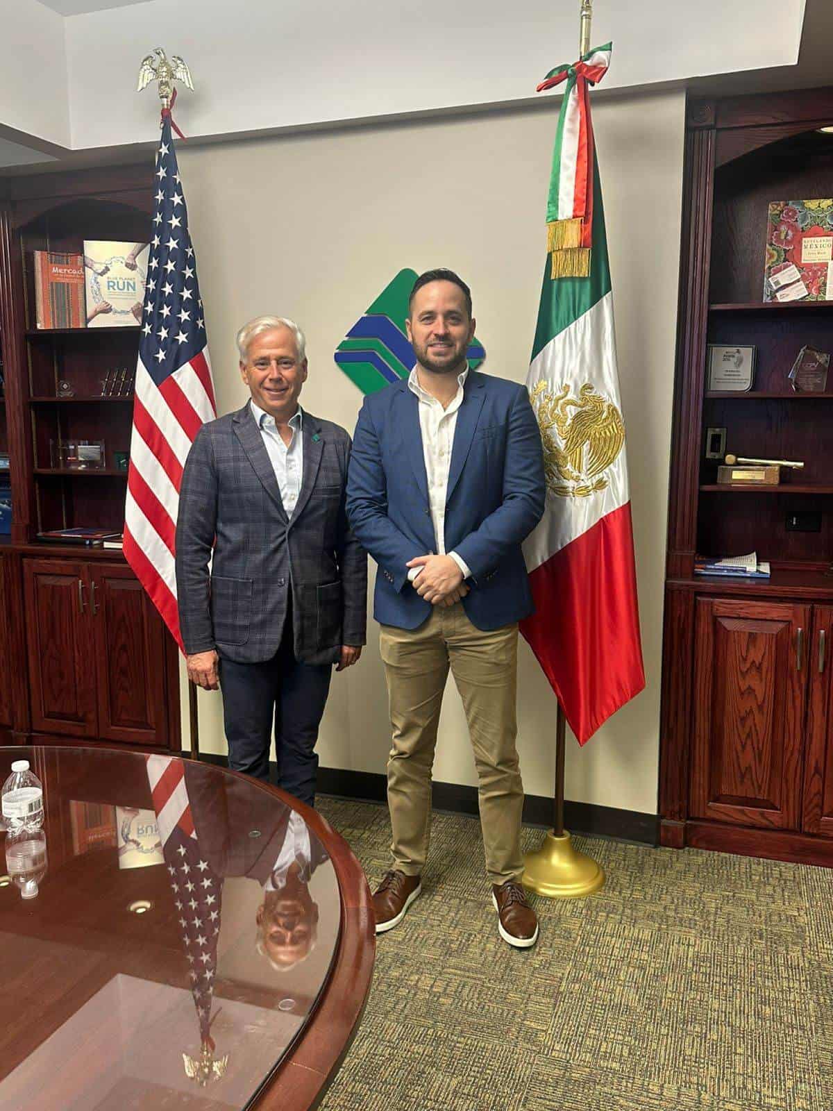 Jacobo Rodríguez Visita el NadBank en San Antonio para Abordar Temas Prioritarios