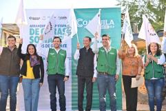 Gobierno del Estado entrega obras de pavimentación en tres colonias de Ciudad Acuña