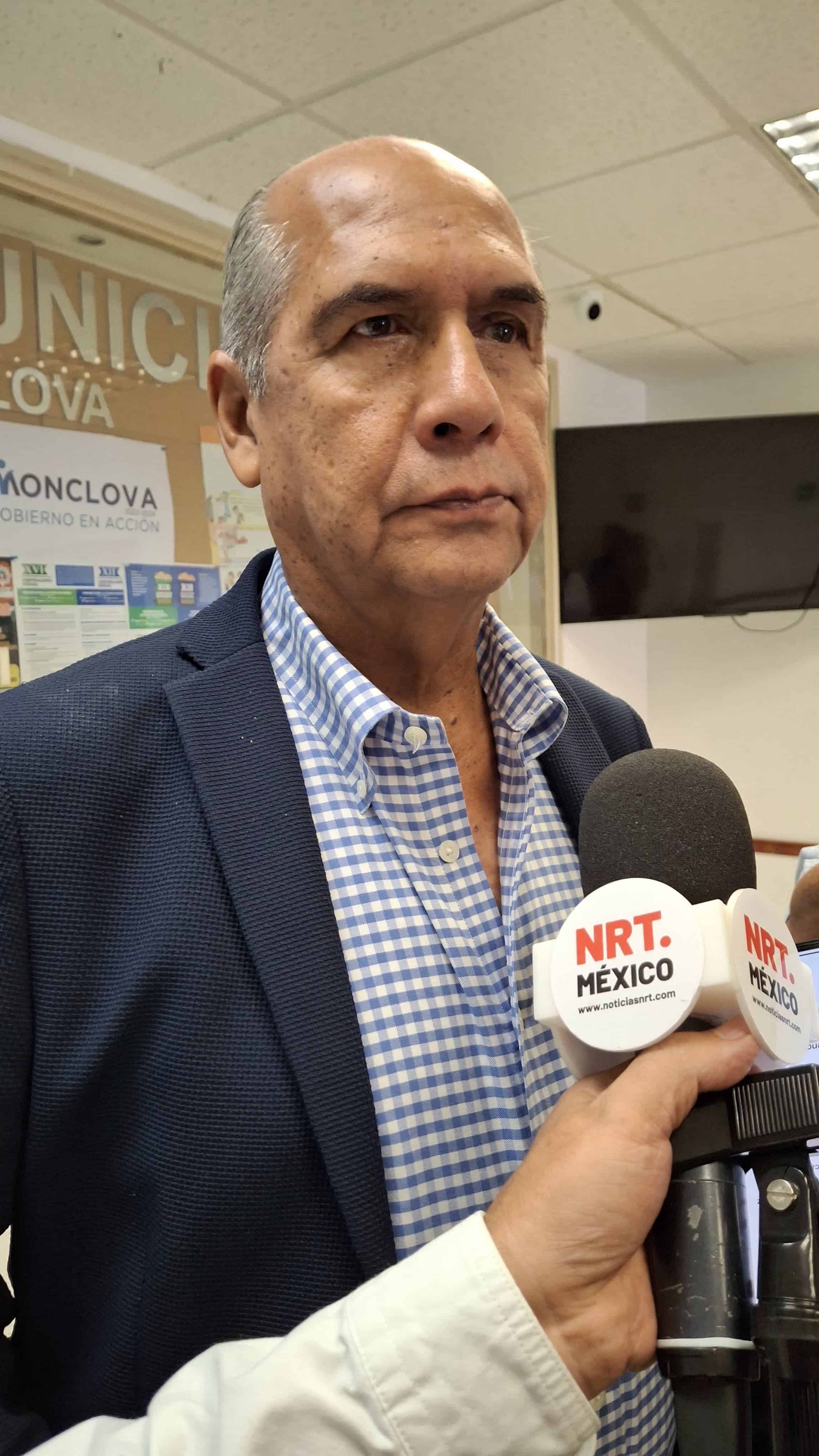 Mario Dávila Delgado, alcalde. 