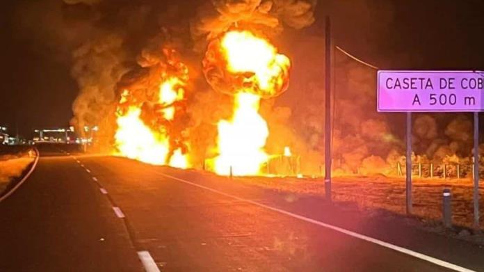 Explota pipa de gas; Muere conductor Explota pipa de gas; Muere conductor