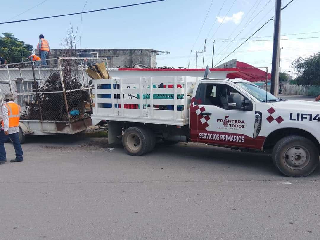 Realizan fumigación en ejidos.