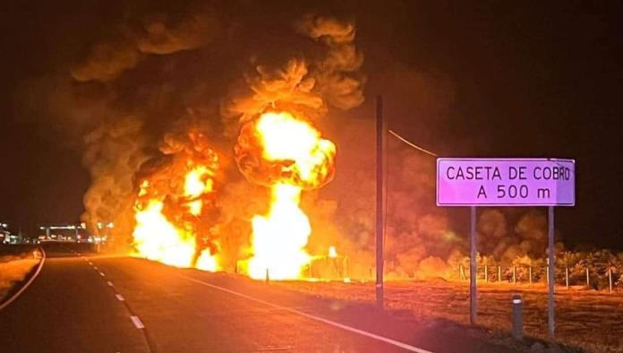 Muere Persona Calcinada tras Explosión de Pipa en Autopista Premier