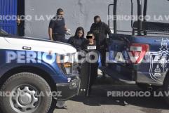 Se le ´echa´ encima a policía con un cuchillo