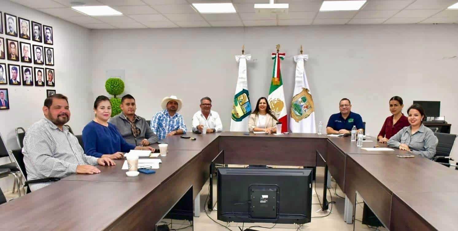 Iván Ochoa y Pily Valenzuela Coordinan Transición Ordenada en Nava