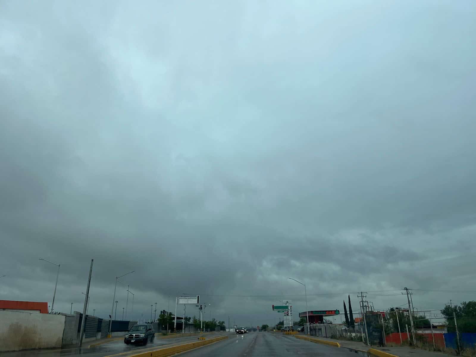 Frente Frío Baja la Temperatura en Ciudad Acuña: Lluvias y Vientos Superan los 30 km/h