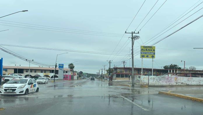 Frente Frío Baja la Temperatura en Ciudad Acuña: Lluvias y Vientos Superan los 30 km/h