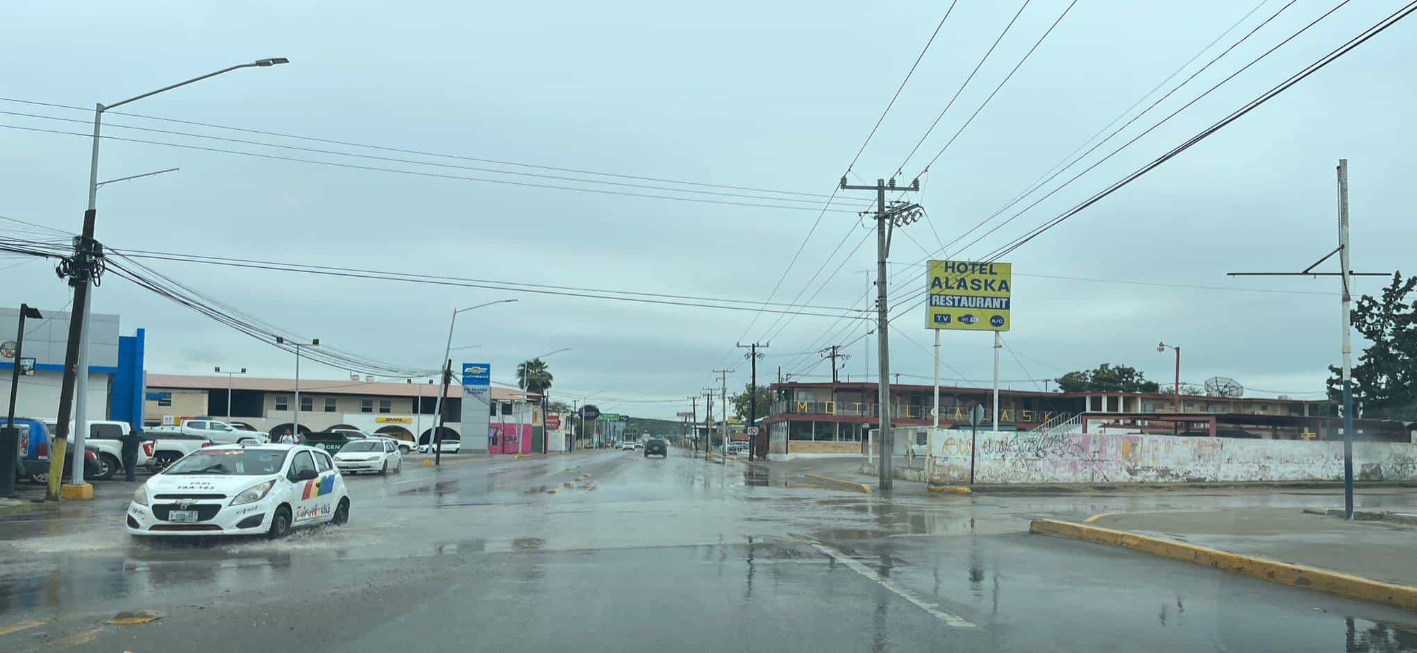 Frente Frío Baja la Temperatura en Ciudad Acuña: Lluvias y Vientos Superan los 30 km/h