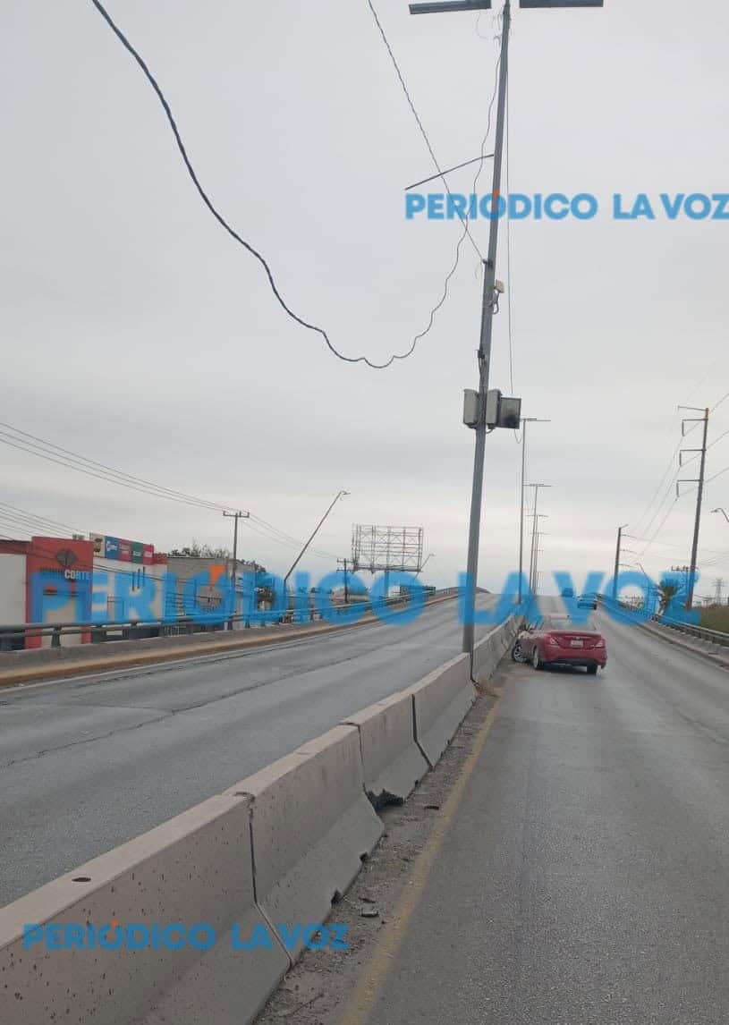 Accidente en el Bulevar Harold R. Pape Deja Dos Lesionados y Cortes de Energía en Monclova