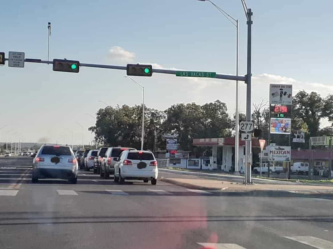 Largas Filas en el Cruce Fronterizo Continúan Bajo Nueva Administración de Aduana