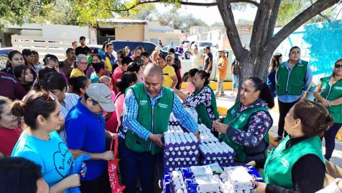 Gobierno de Coahuila Continúa Entregando Apoyos a la Ciudadanía en Ciudad Acuña