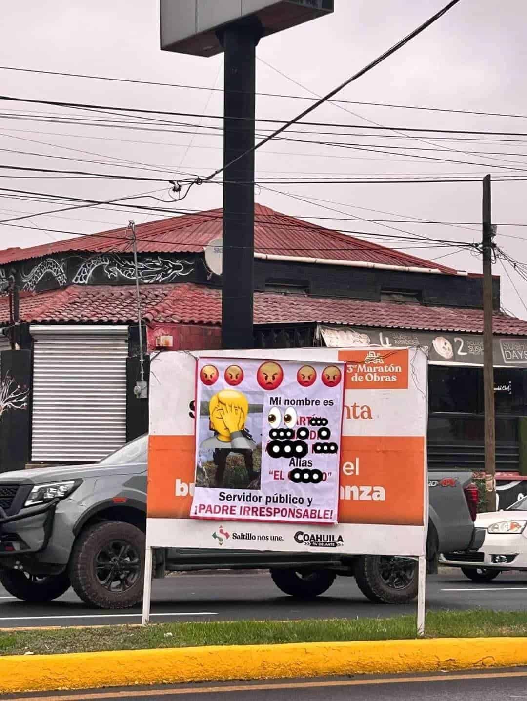 Lona Colocada sobre el Bulevar Venustiano Carranza