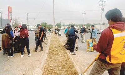 Participan UAdeC en brigada de limpieza