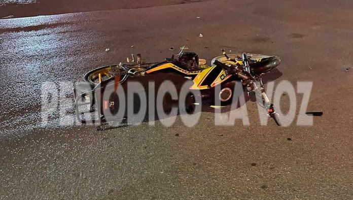 Embiste con camioneta a motociclista