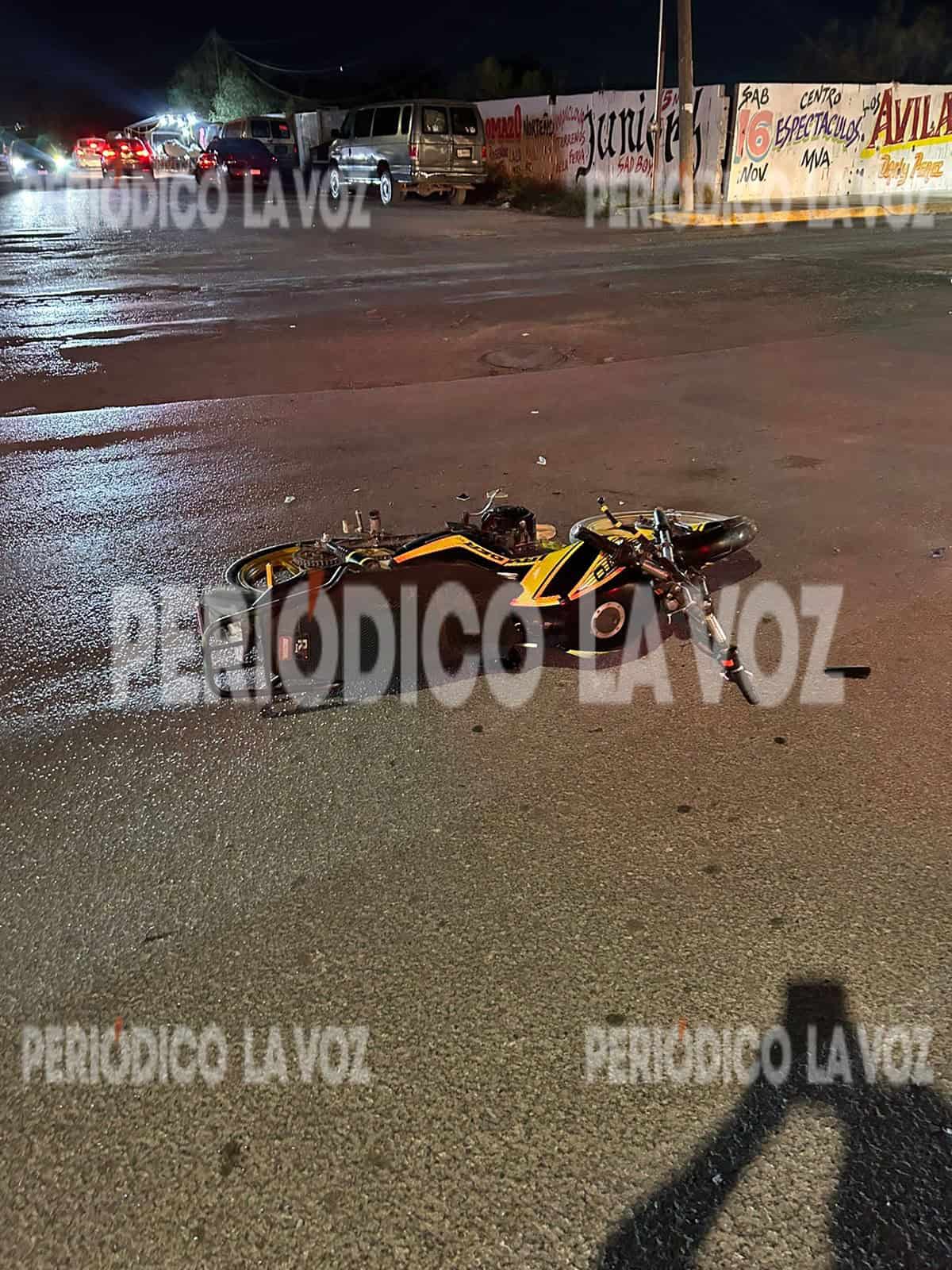 Embiste con camioneta a motociclista