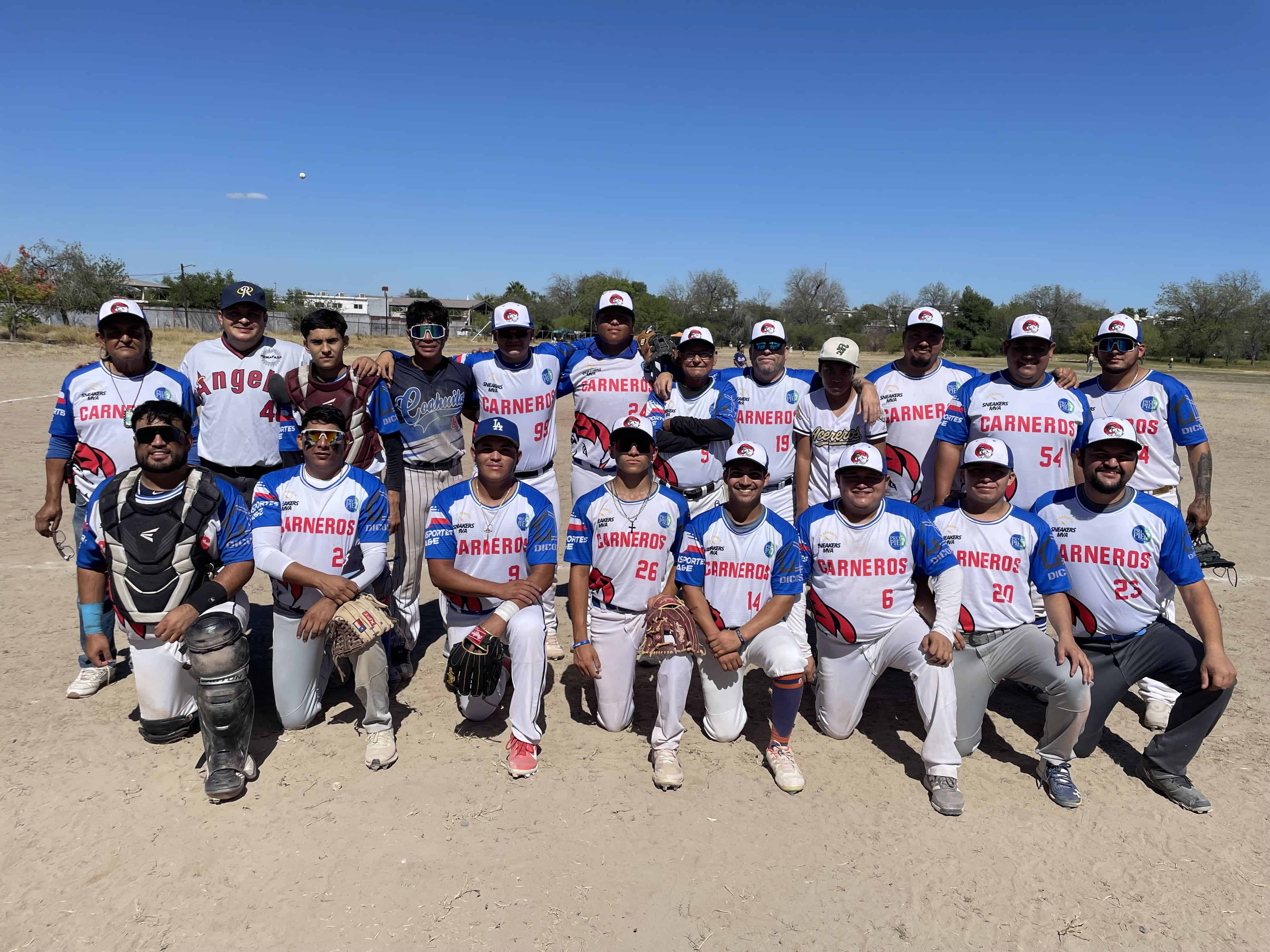 Carneros y Yankees mandaron la serie semifinal a un tercer encuentro.