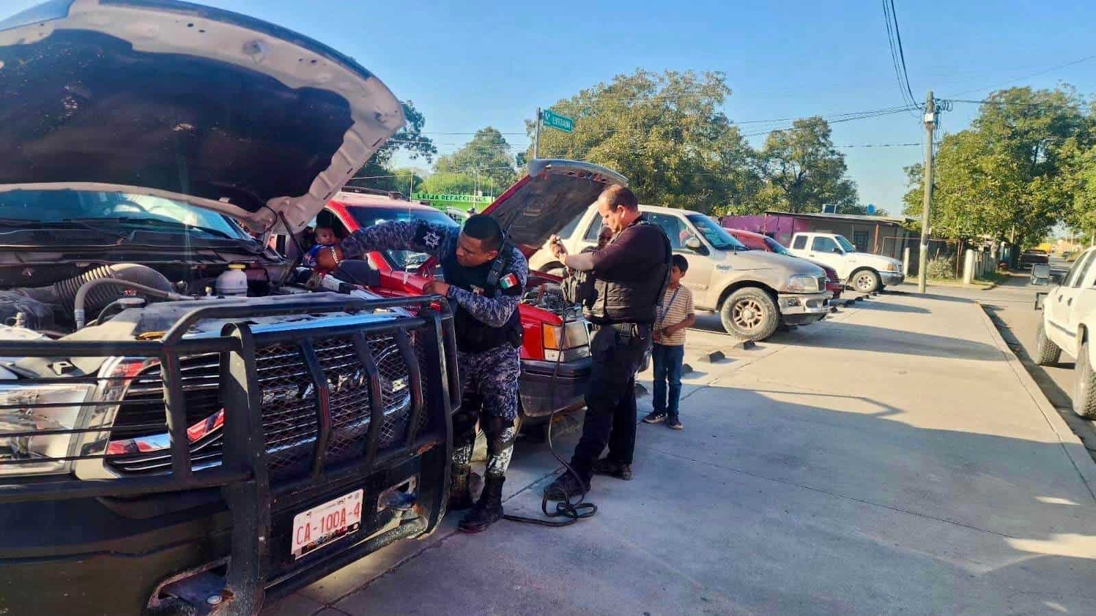 Policía de Nava Refuerza su Compromiso con la Comunidad al Brindar Asistencia