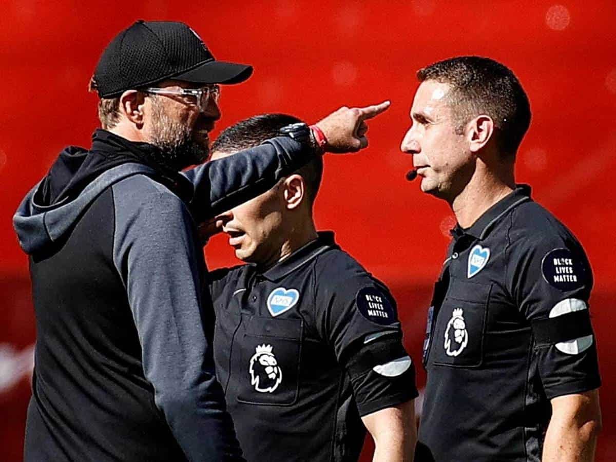David Coote se refirió a Jurgen Klopp como estúpido.