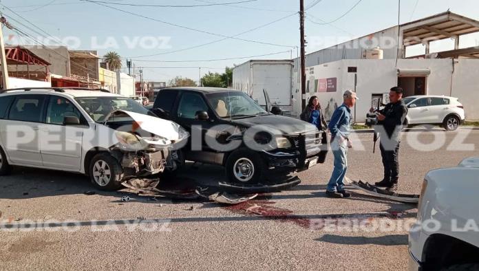 Se pasa alto y choca contra Lobo