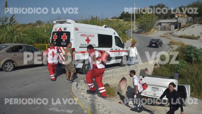 Se va pa´l río con todo y auto