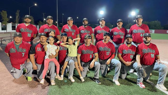 Diablos pintó de blanco a Indios