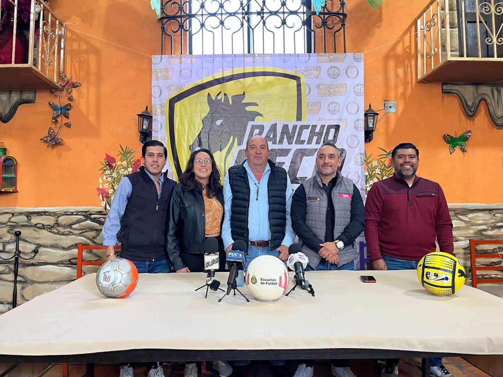 Directivos de Rancho Seco en el anuncio de la nueva apertura.