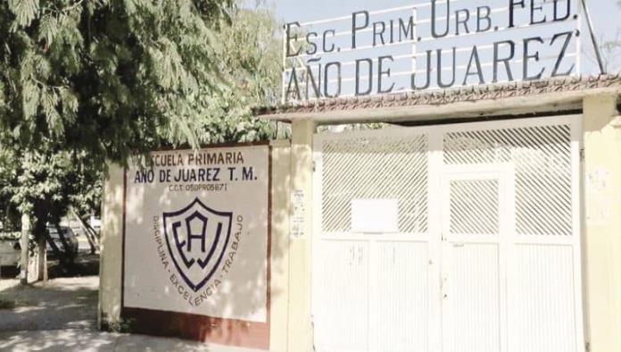 Dispara niño en salón de clases