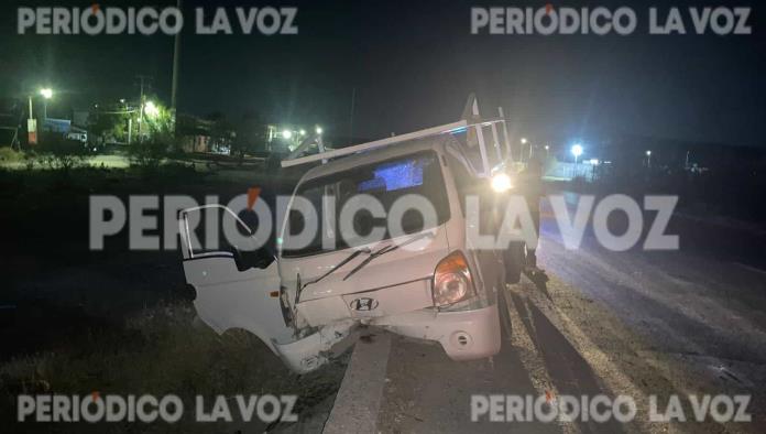 Trepa ebrio camión a cordón del Salinas