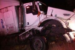 Volcadura En La Carretera Federal 57, Atienden A Dos Lesionados 