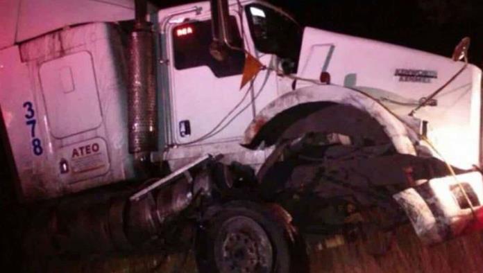 Volcadura En La Carretera Federal 57, Atienden A Dos Lesionados 