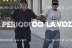 Atrapan a asaltante armado con machete