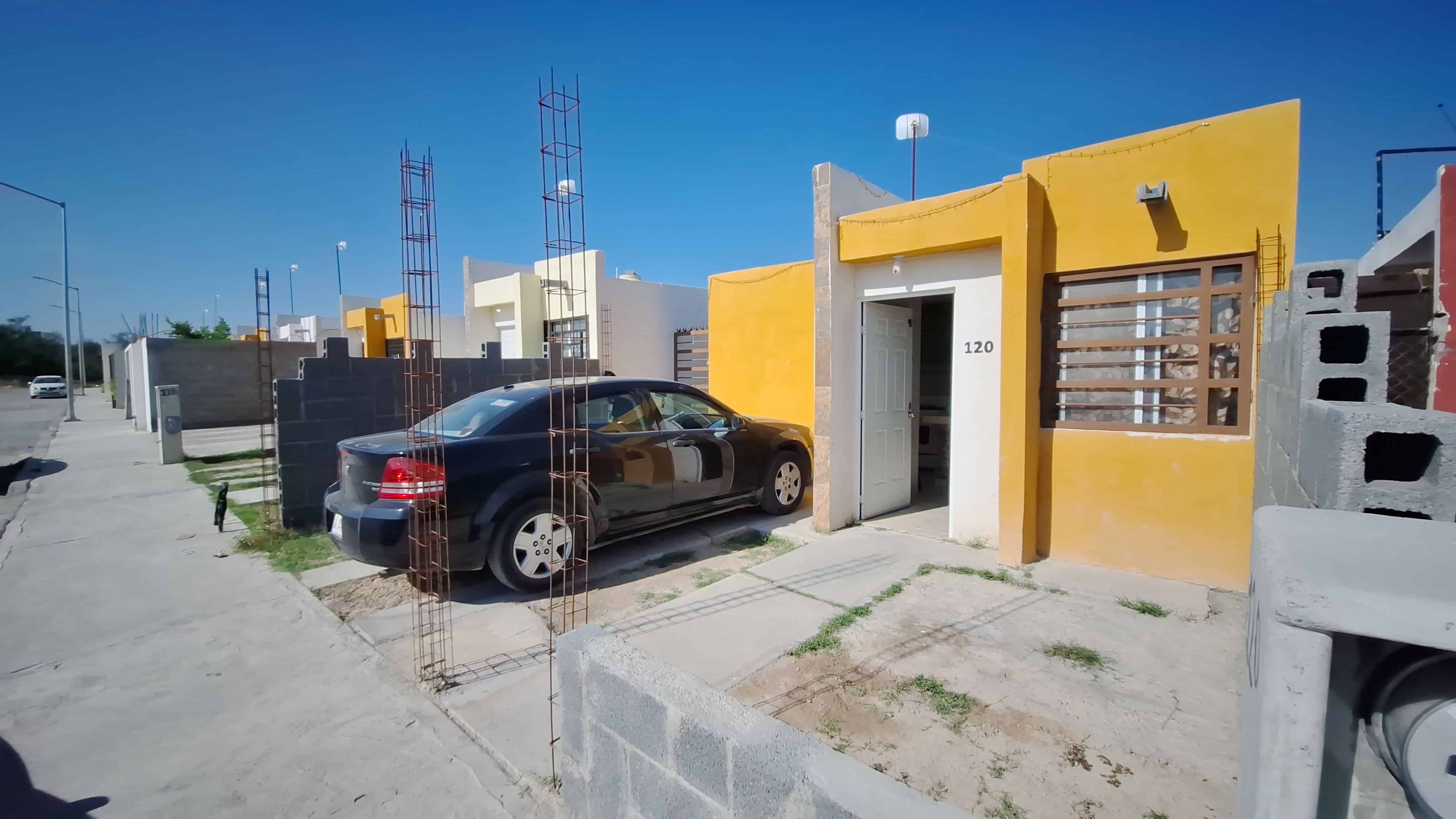 Denuncian Fraude por viviendas mal construidas.
