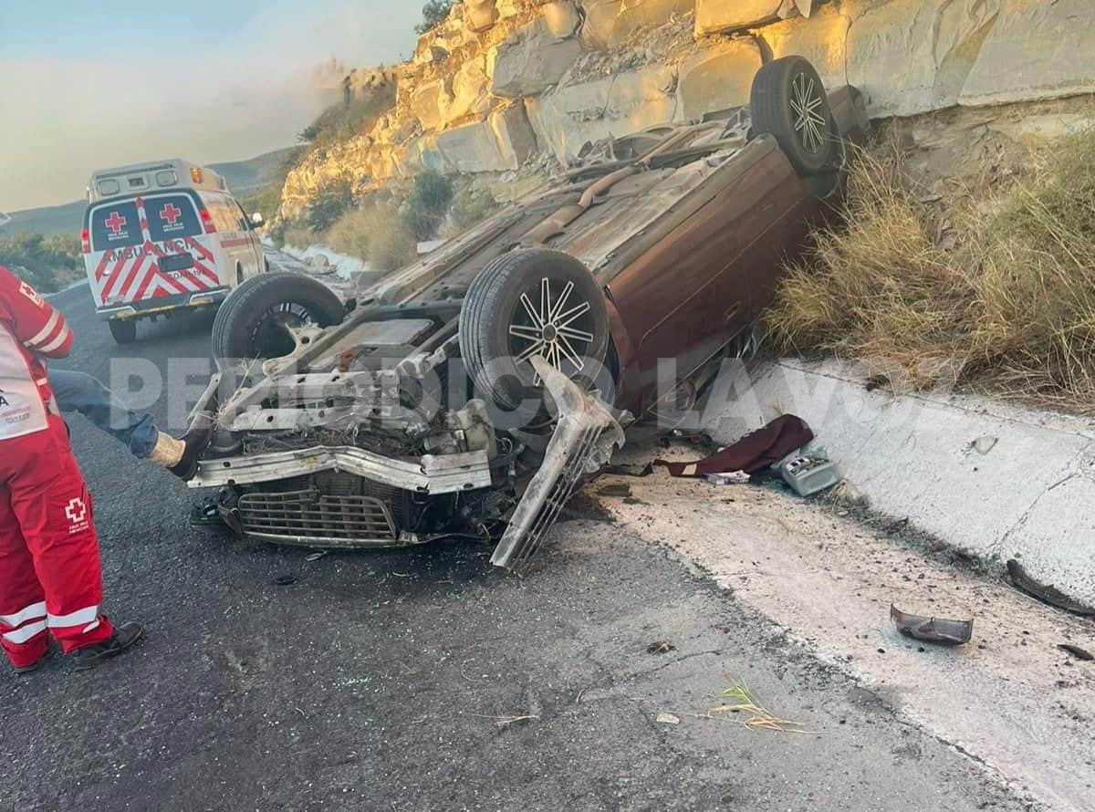 Volcadura en Autopista Premier: Conductor Resulta Ileso