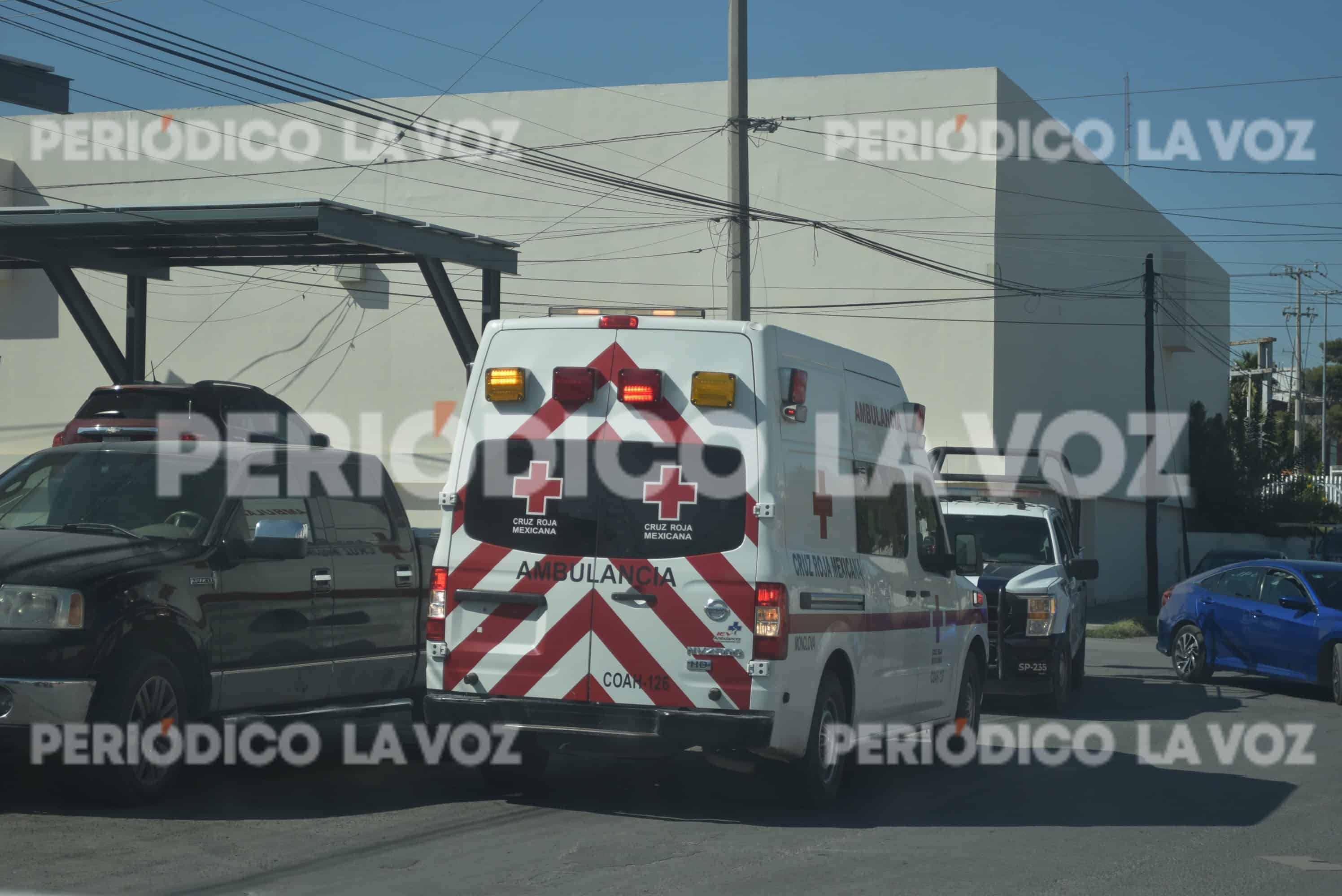 Adolfo resultó con una herida en el brazo, luego de ser embestido por el conductor de una camioneta de color verde.