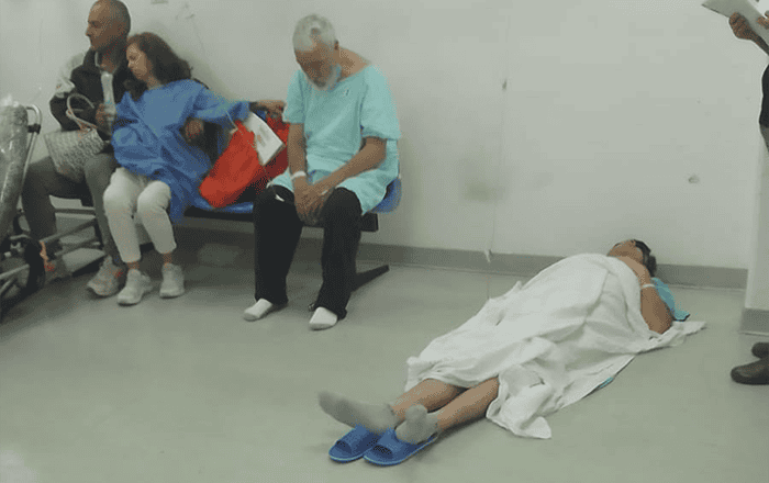 Paciente en el suelo de hospital en Puebla genera controversia; IMSS aclara situación
