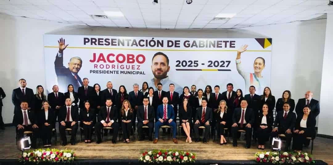 "Muera la grilla y viva la unidad": Presenta Jacobo Rodríguez gabinete 2025-2027