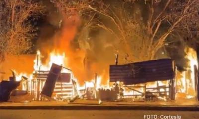 Jóvenes INCENDIAN VIVIENDA en la Colonia Valle del Norte