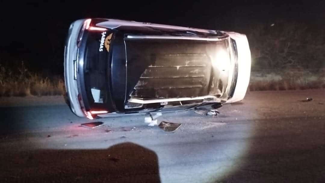 Familia de Sabinas sufre accidente en la carretera Remolino-Piedras Negras